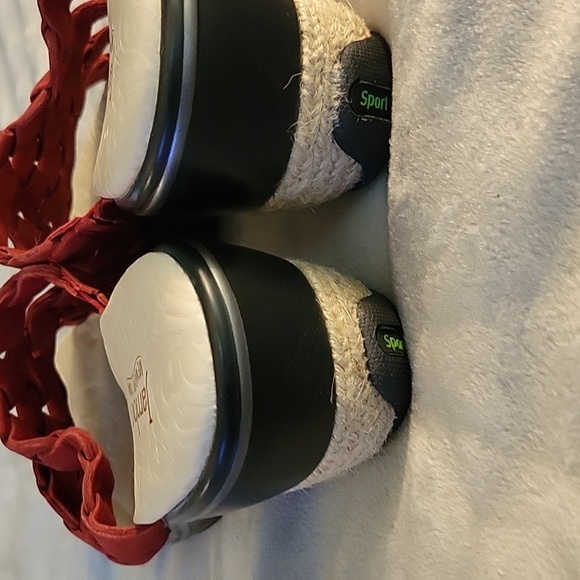 Rust Red Jambu Sandals - Picture 4 of 7